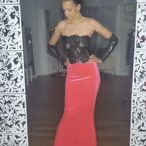 Elegant One-Of-A-Kind Black and Hot Pink Seperates Set With Sleeves